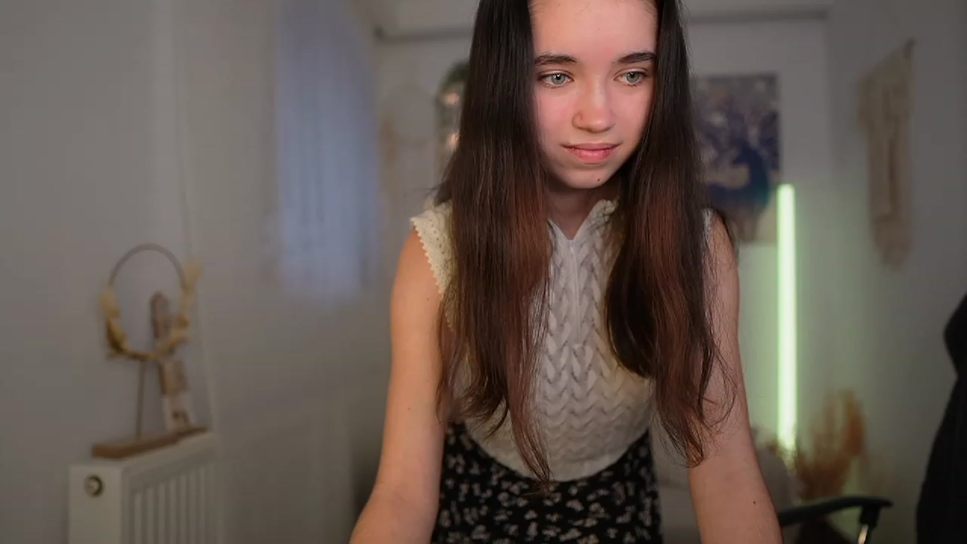 Gallery image thumbnail from Gia_Paige18's myfreecams stream on, 02/15/2024, 10:04 image 4 of 20