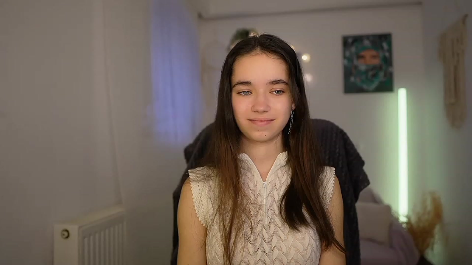 Gallery image thumbnail from Gia_Paige18's myfreecams stream on, 02/25/2024, 13:08 image 1 of 20