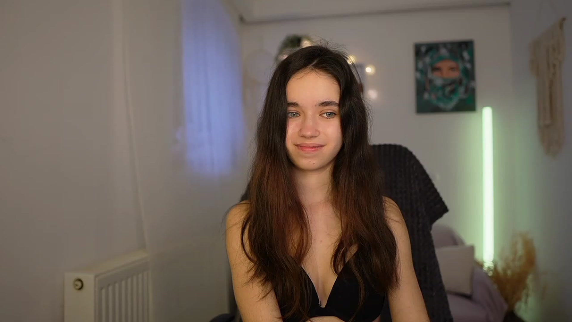 Gallery image thumbnail from Gia_Paige18's myfreecams stream on, 02/27/2024, 12:47 image 10 of 20