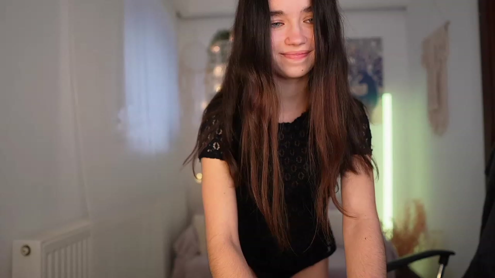 Gallery image thumbnail from Gia_Paige18's myfreecams stream on, 03/01/2024, 13:13 image 13 of 20