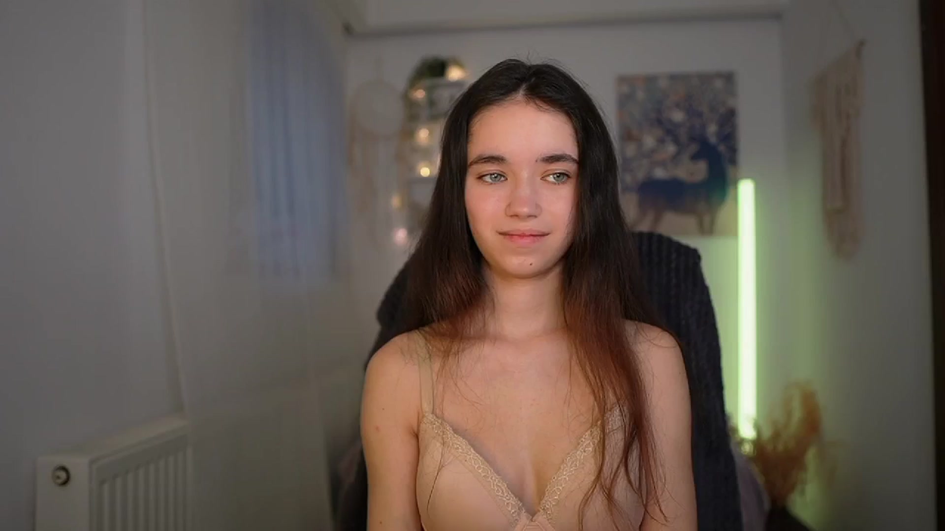 Gallery image thumbnail from Gia_Paige18's myfreecams stream on, 03/03/2024, 15:22 image 14 of 20