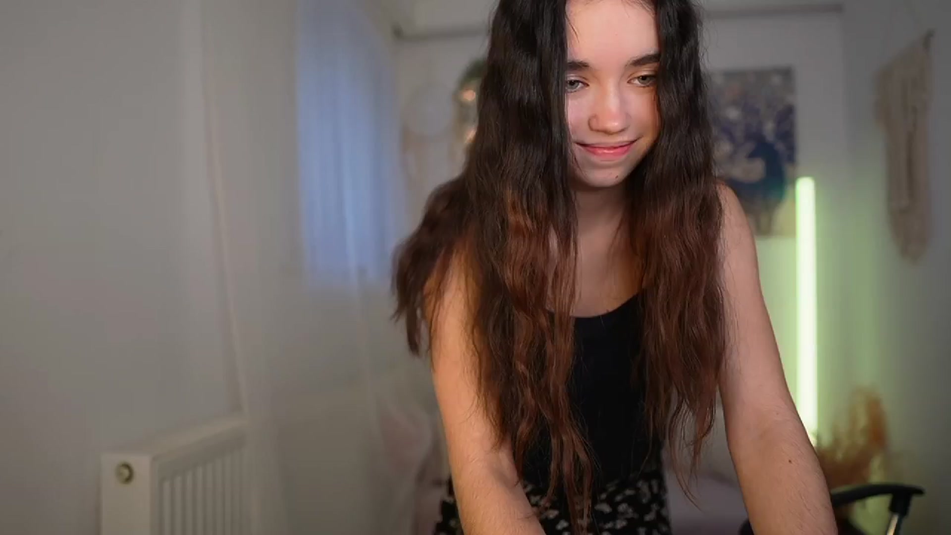 Gallery image thumbnail from Gia_Paige18's myfreecams stream on, 03/05/2024, 12:43 image 9 of 20