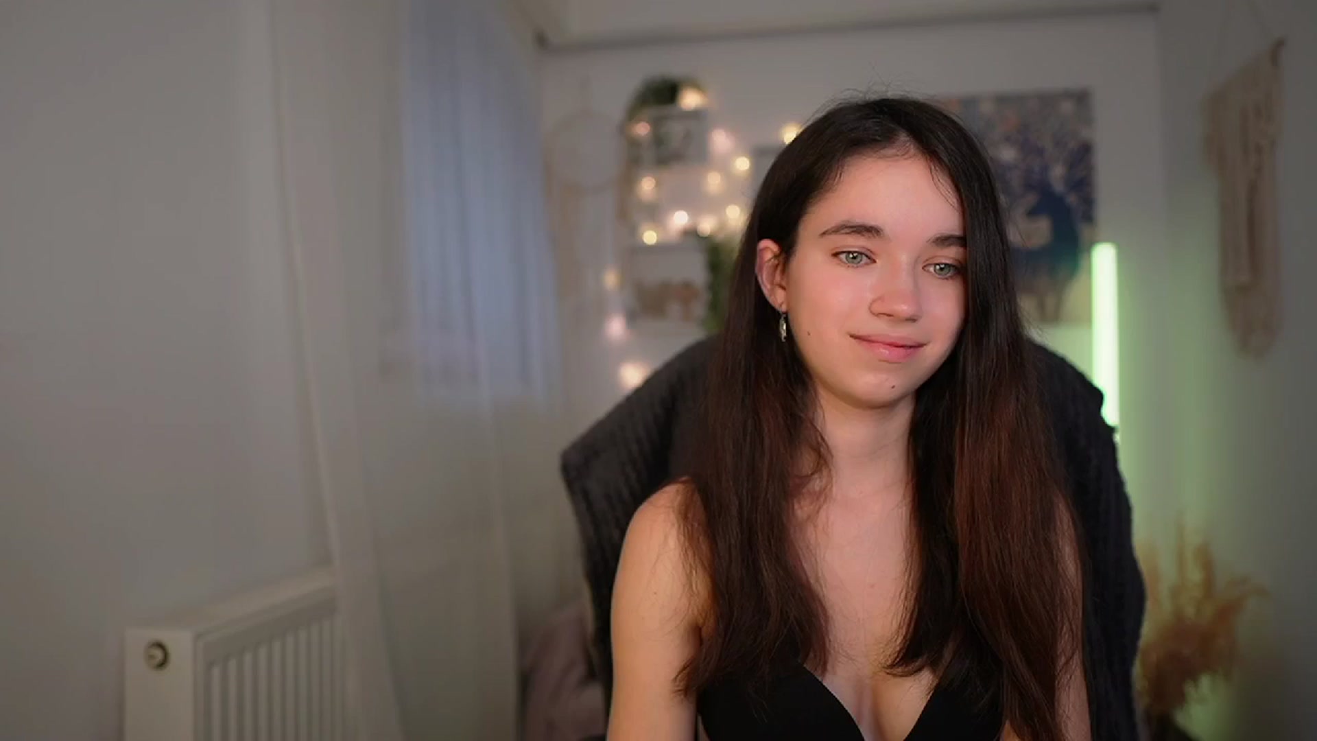 Gallery image thumbnail from Gia_Paige18's myfreecams stream on, 03/11/2024, 12:24 image 1 of 20