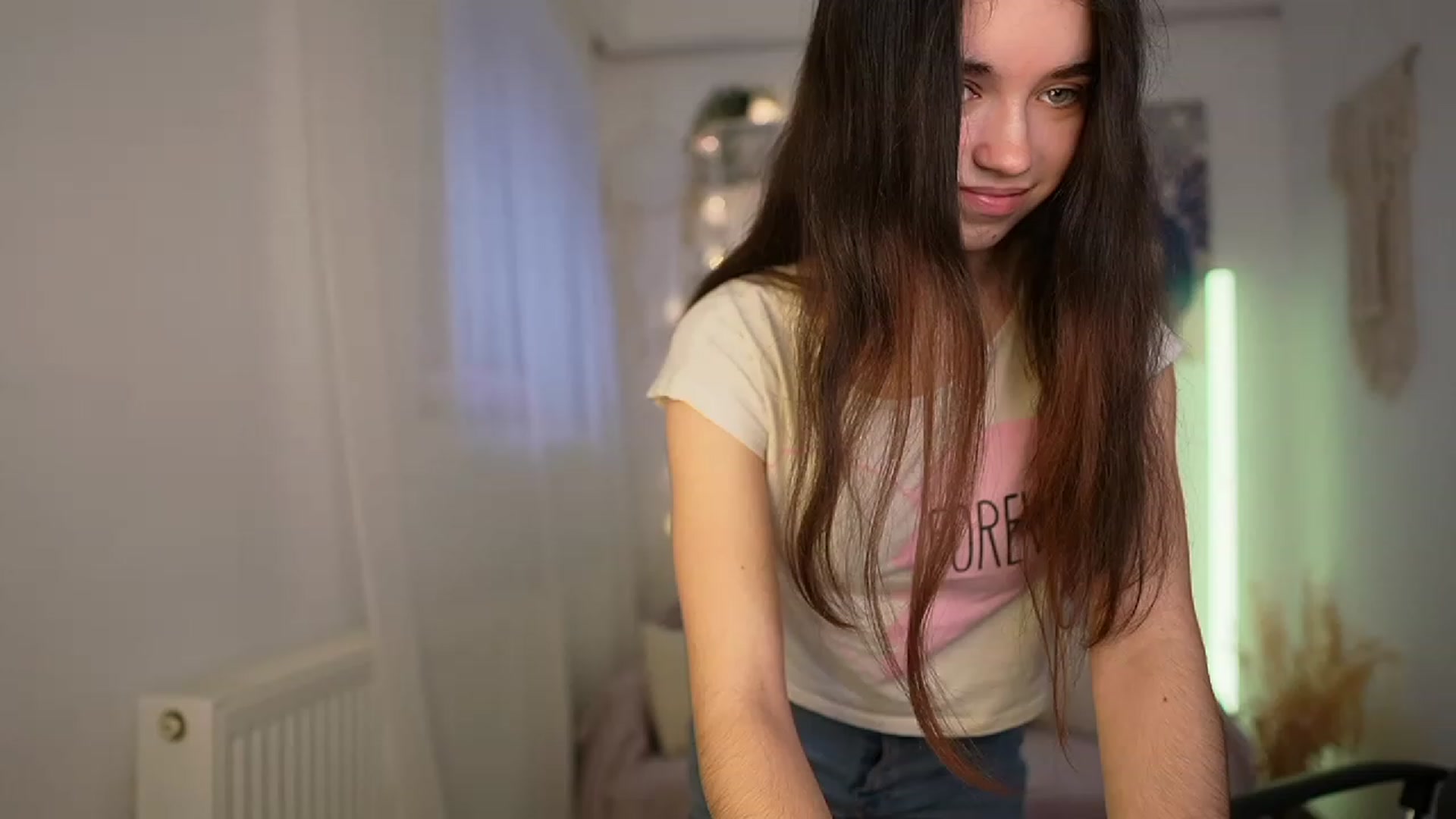 Gallery image thumbnail from Gia_Paige18's myfreecams stream on, 03/12/2024, 10:20 image 11 of 20