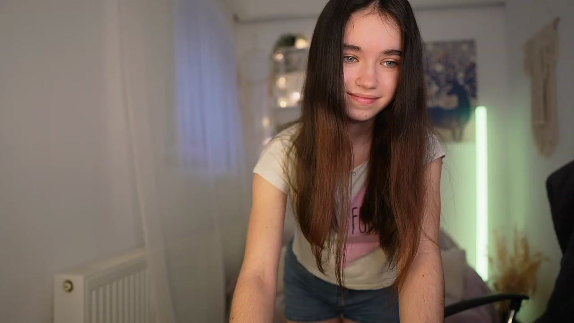 Gallery image thumbnail from Gia_Paige18's myfreecams stream on, 03/12/2024, 11:58 image 5 of 20