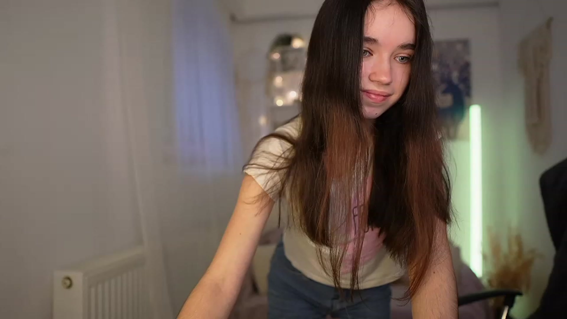 Gallery image thumbnail from Gia_Paige18's myfreecams stream on, 03/12/2024, 11:58 image 9 of 20