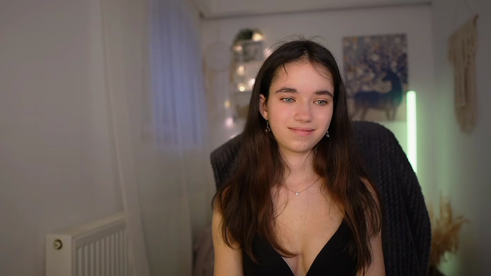 Gallery image thumbnail from Gia_Paige18's myfreecams stream on, 03/12/2024, 14:06 image 18 of 20