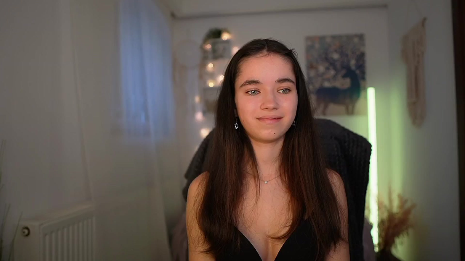 Gallery image thumbnail from Gia_Paige18's myfreecams stream on, 03/17/2024, 13:18 image 19 of 20
