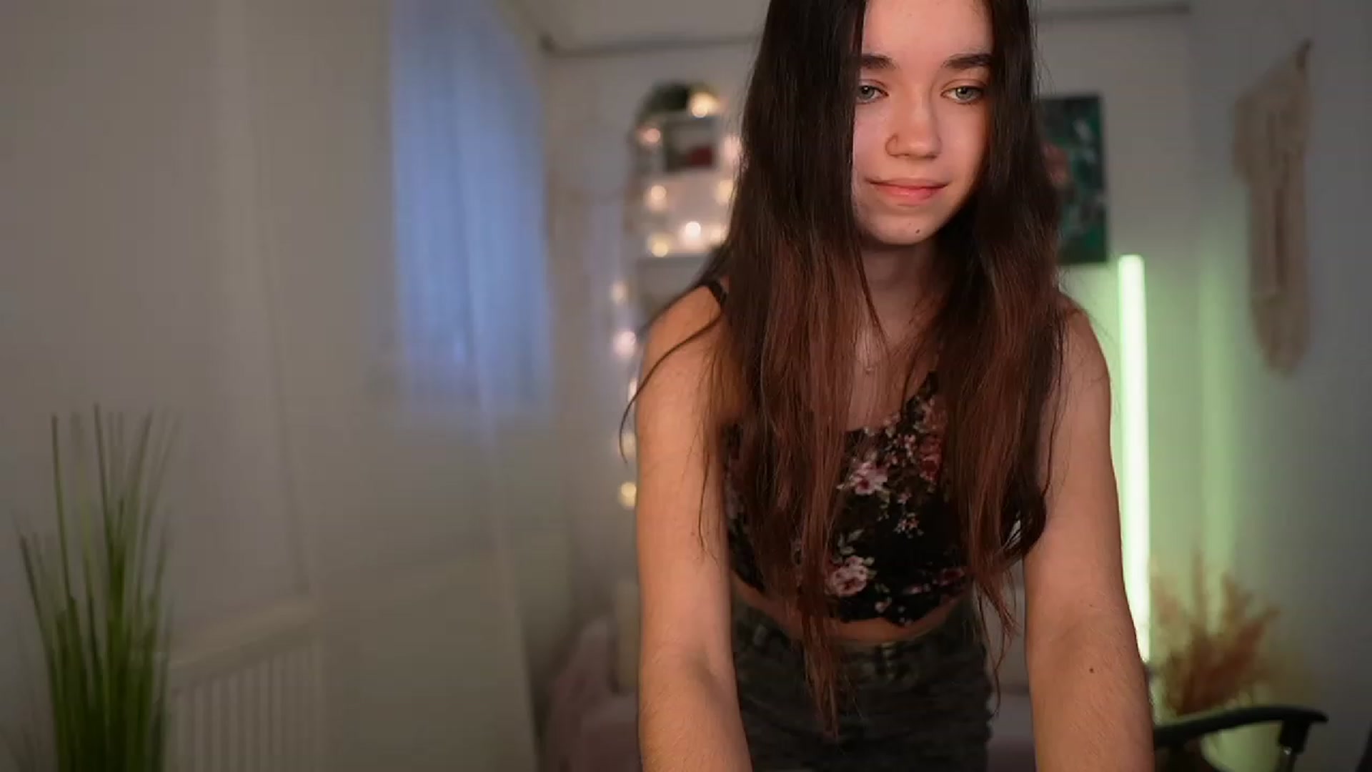 Gallery image thumbnail from Gia_Paige18's myfreecams stream on, 03/18/2024, 09:58 image 2 of 20