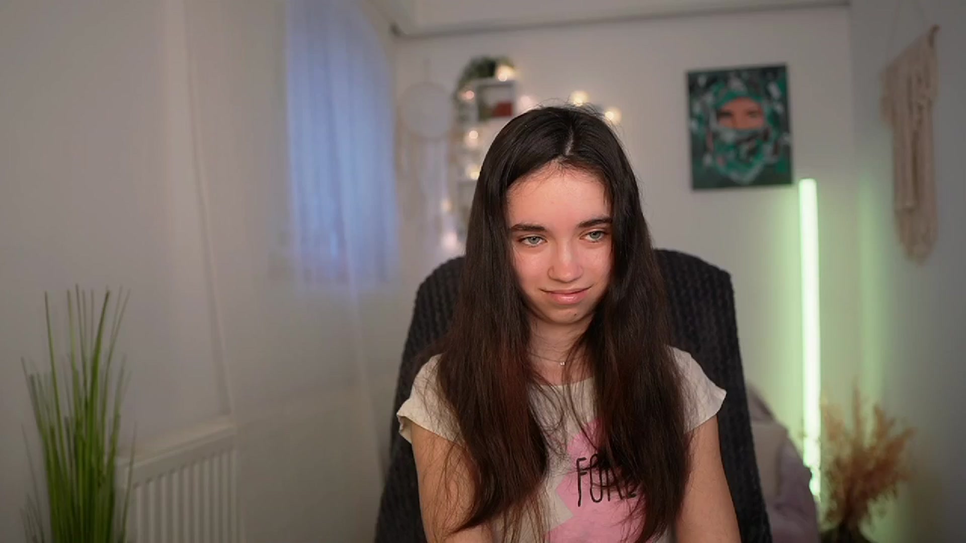 Gallery image thumbnail from Gia_Paige18's myfreecams stream on, 03/20/2024, 10:58 image 1 of 20