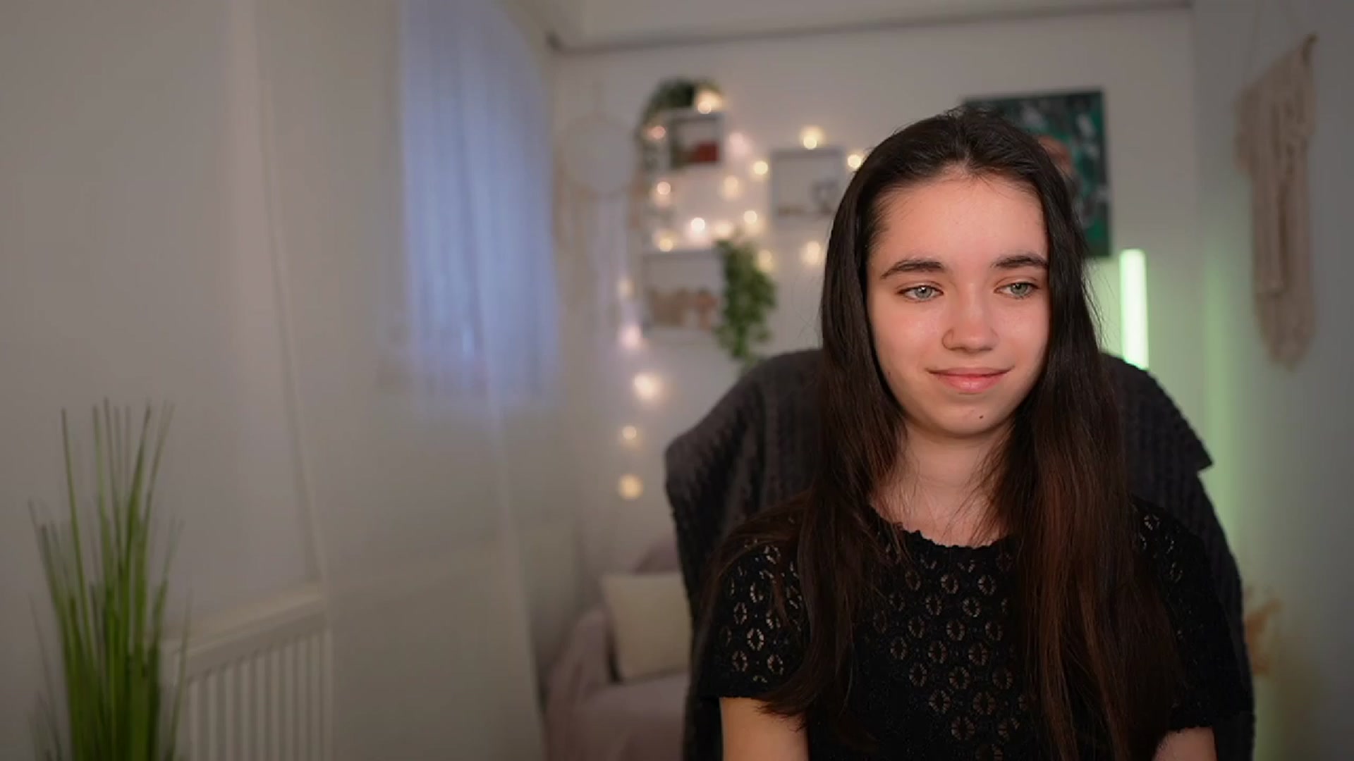 Gallery image thumbnail from Gia_Paige18's myfreecams stream on, 03/21/2024, 13:24 image 18 of 20