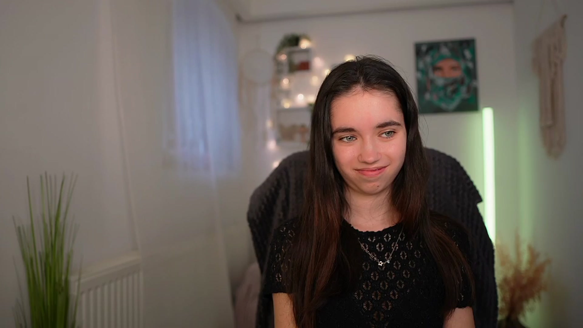 Gallery image thumbnail from Gia_Paige18's myfreecams stream on, 03/21/2024, 14:47 image 1 of 20