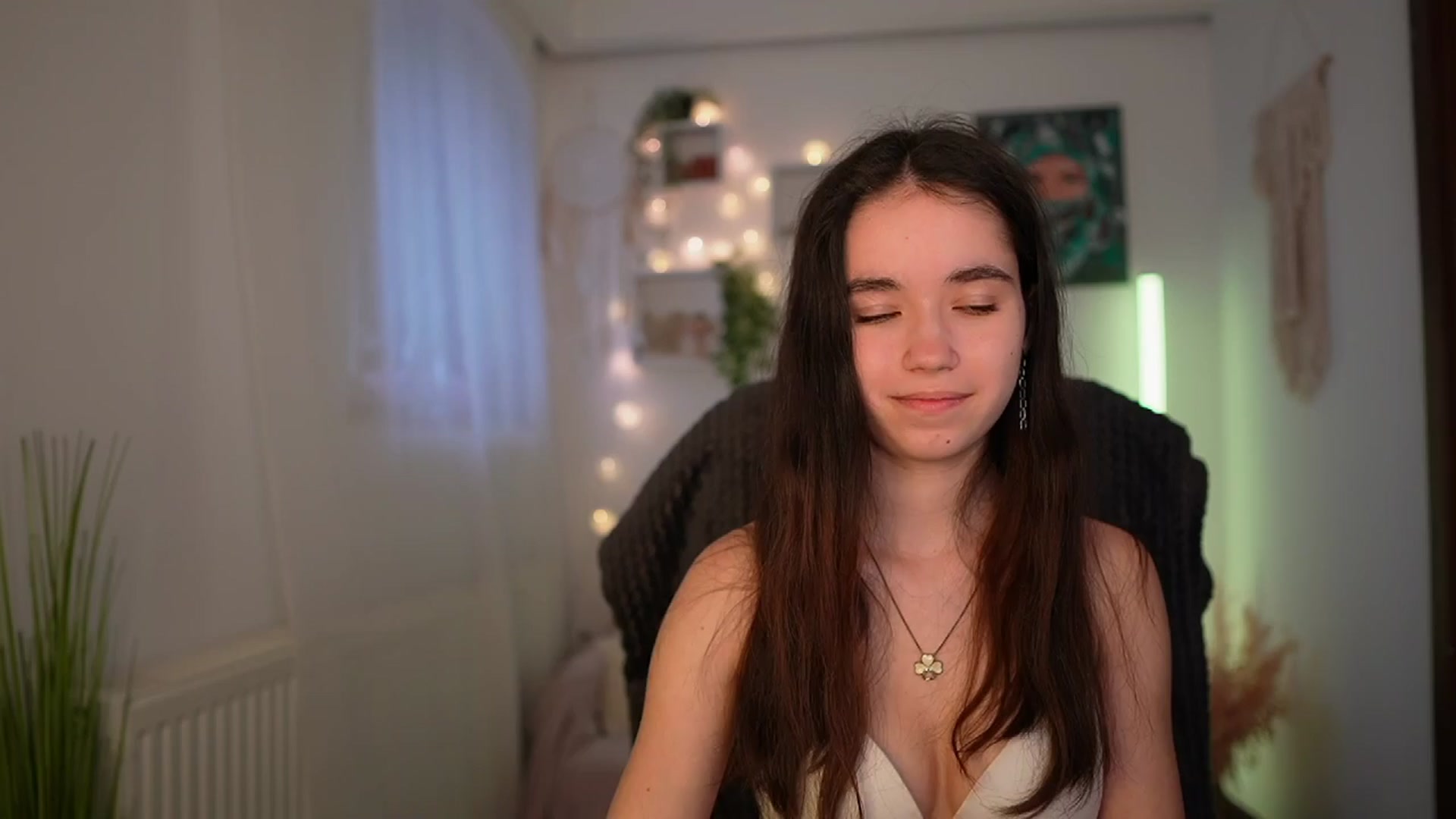 Gallery image thumbnail from Gia_Paige18's myfreecams stream on, 03/24/2024, 12:15 image 14 of 20