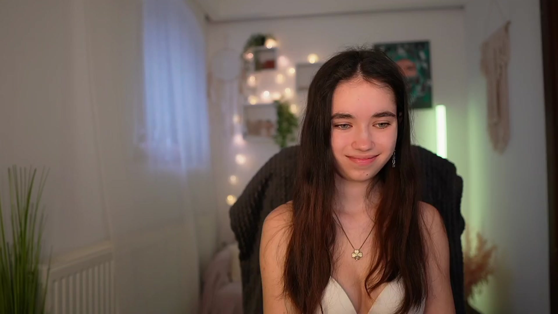 Gallery image thumbnail from Gia_Paige18's myfreecams stream on, 03/24/2024, 12:15 image 15 of 20