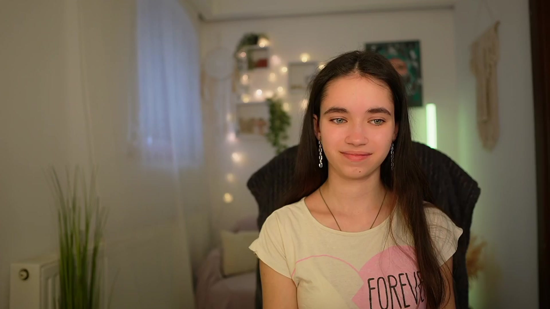 Gallery image thumbnail from Gia_Paige18's myfreecams stream on, 03/25/2024, 13:10 image 7 of 20