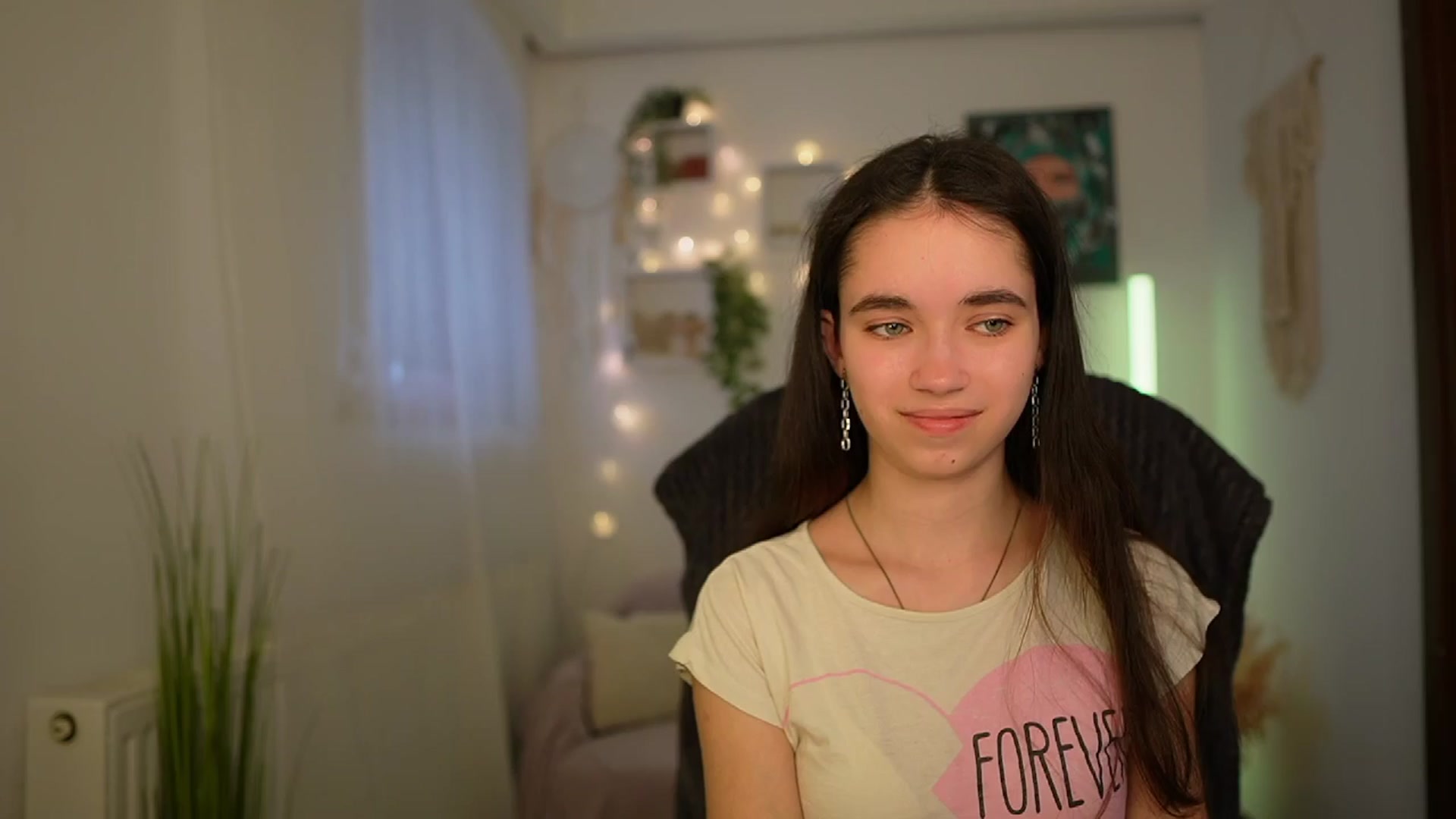 Gallery image thumbnail from Gia_Paige18's myfreecams stream on, 03/25/2024, 13:10 image 3 of 20