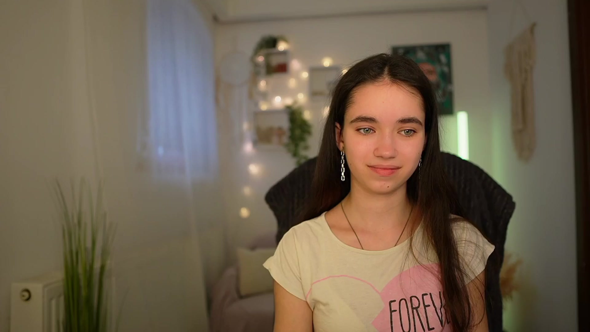 Gallery image thumbnail from Gia_Paige18's myfreecams stream on, 03/25/2024, 13:10 image 5 of 20