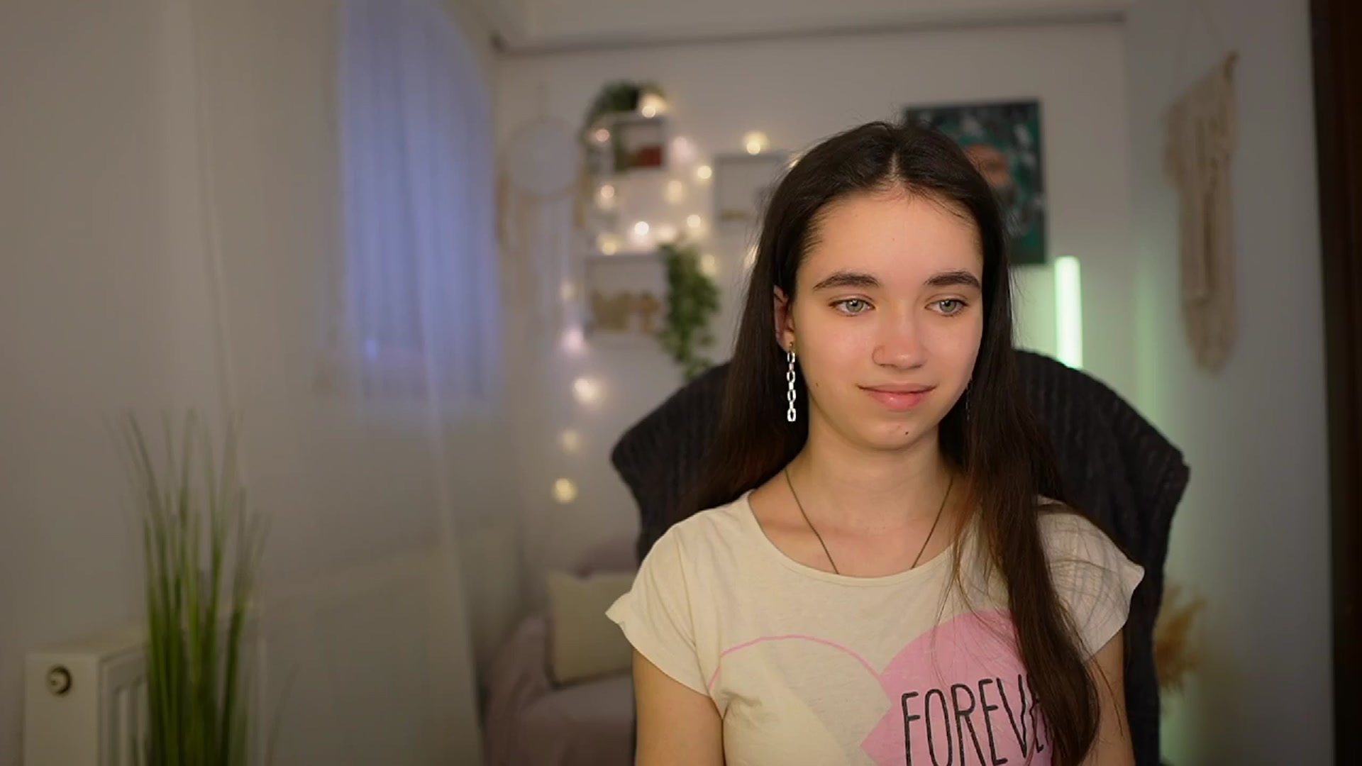 Gallery image thumbnail from Gia_Paige18's myfreecams stream on, 03/25/2024, 13:10 image 13 of 20