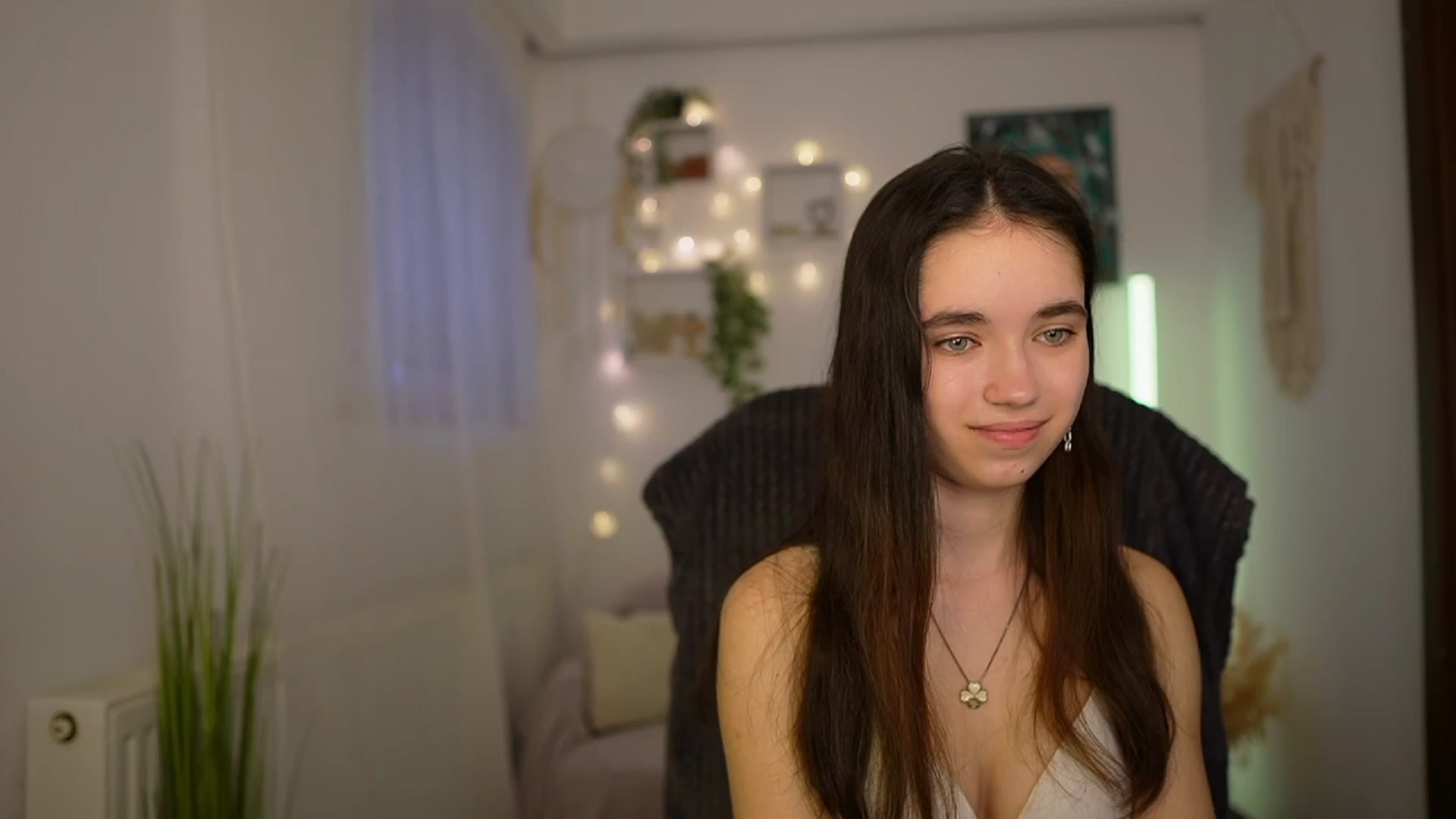 Gallery image thumbnail from Gia_Paige18's myfreecams stream on, 03/25/2024, 13:53 image 17 of 20