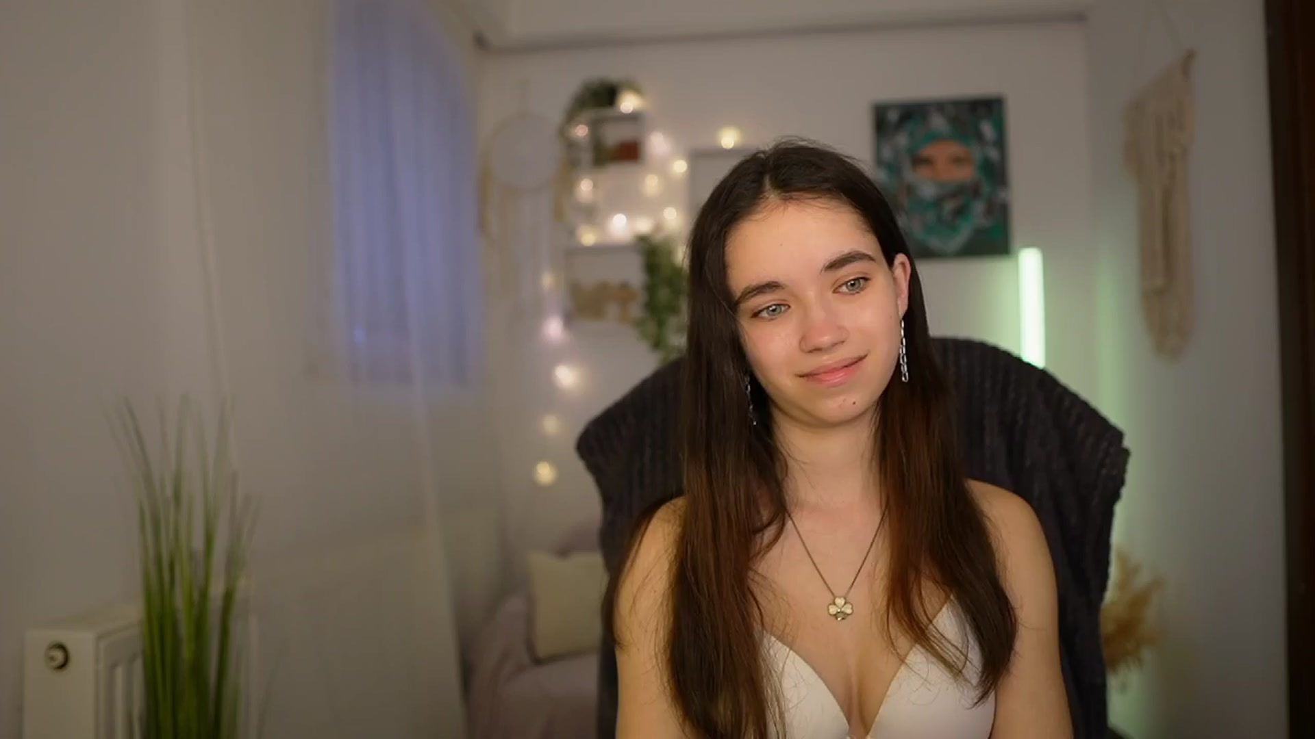 Gallery image thumbnail from Gia_Paige18's myfreecams stream on, 03/25/2024, 13:53 image 15 of 20