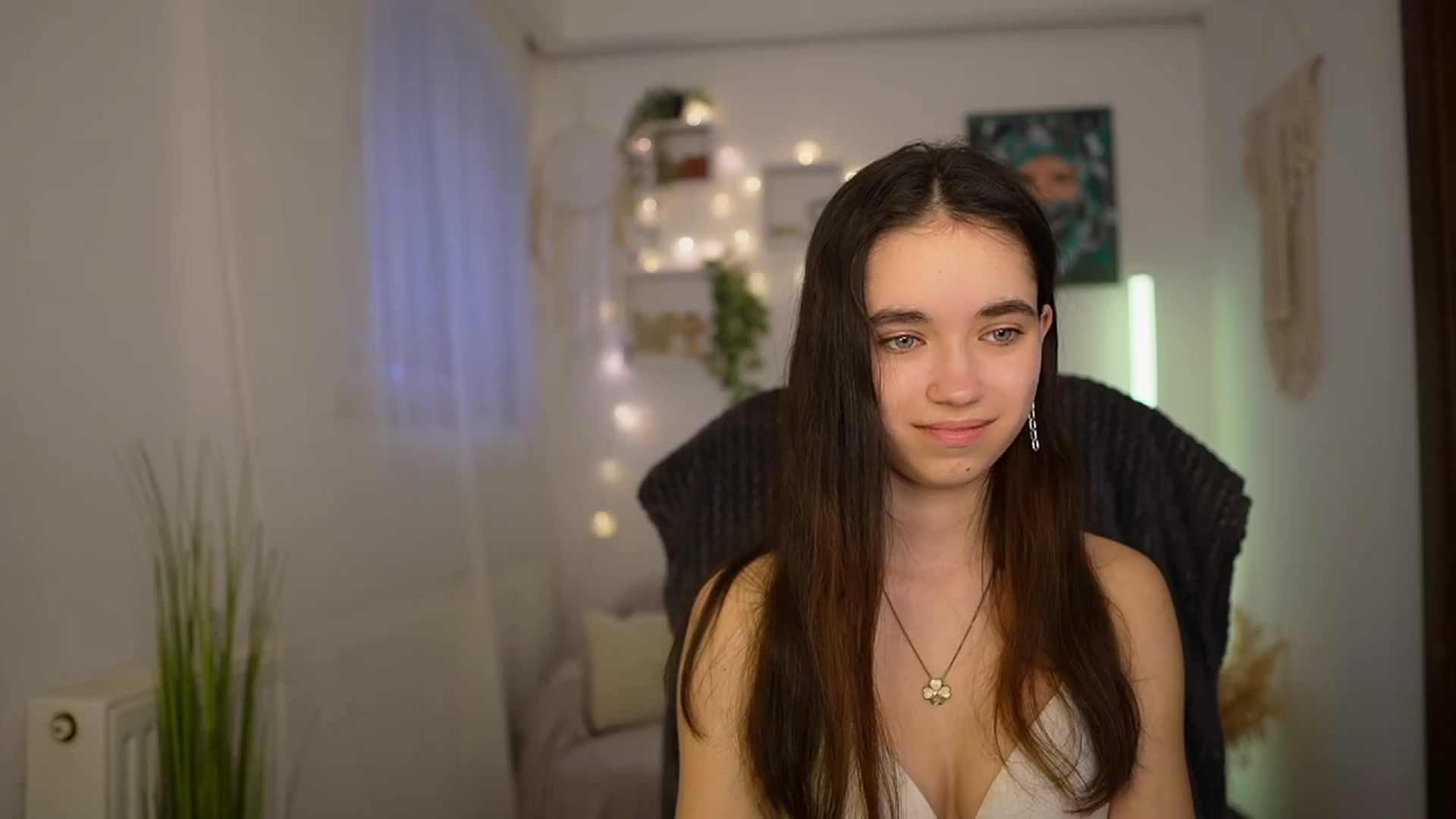 Gallery image thumbnail from Gia_Paige18's myfreecams stream on, 03/25/2024, 13:53 image 13 of 20