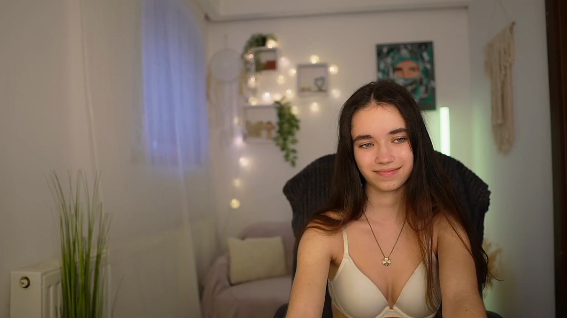 Gallery image thumbnail from Gia_Paige18's myfreecams stream on, 03/25/2024, 13:53 image 7 of 20