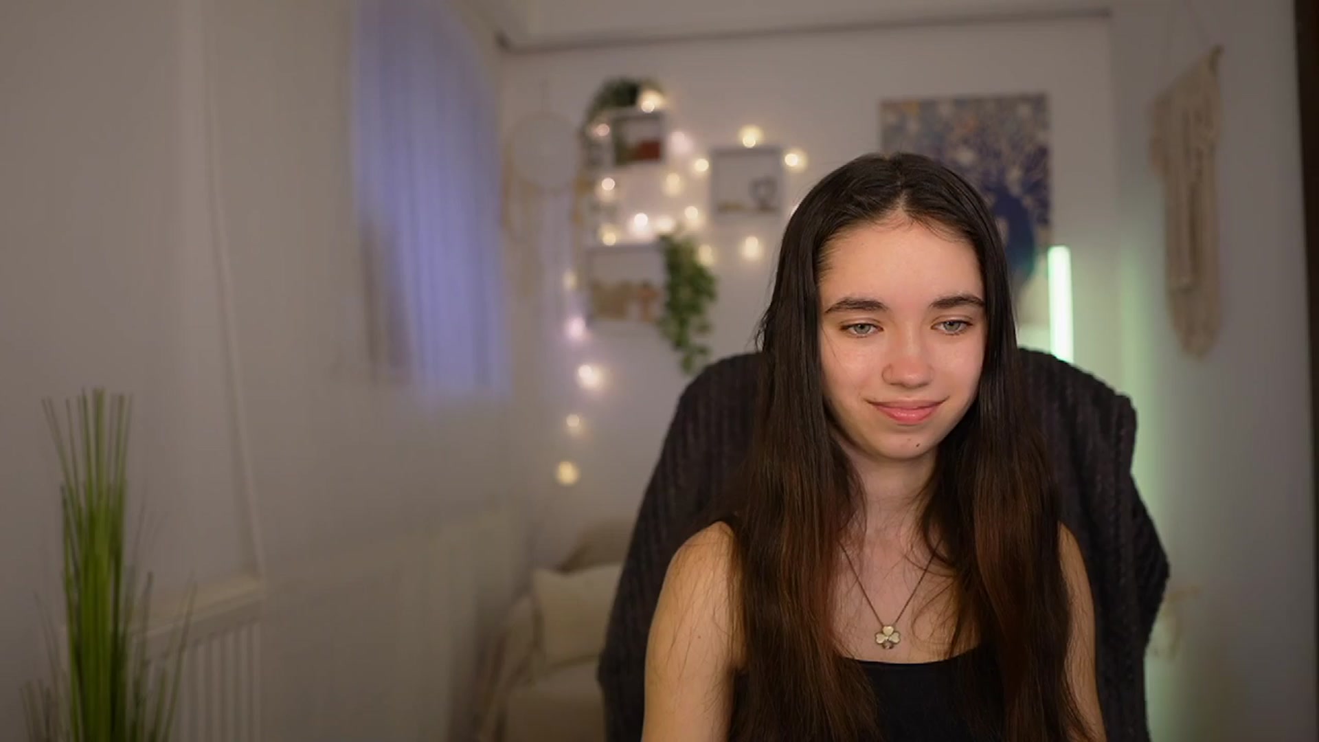Gallery image thumbnail from Gia_Paige18's myfreecams stream on, 03/28/2024, 16:09 image 15 of 20