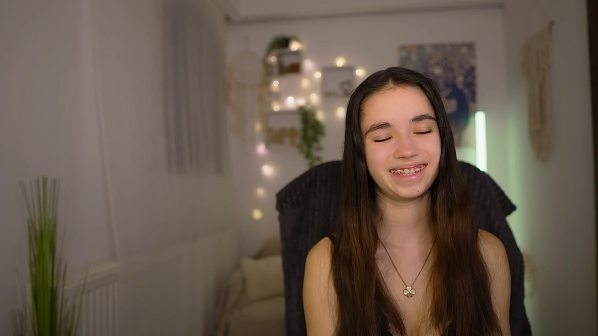 Gallery image thumbnail from Gia_Paige18's myfreecams stream on, 03/28/2024, 17:47 image 11 of 20