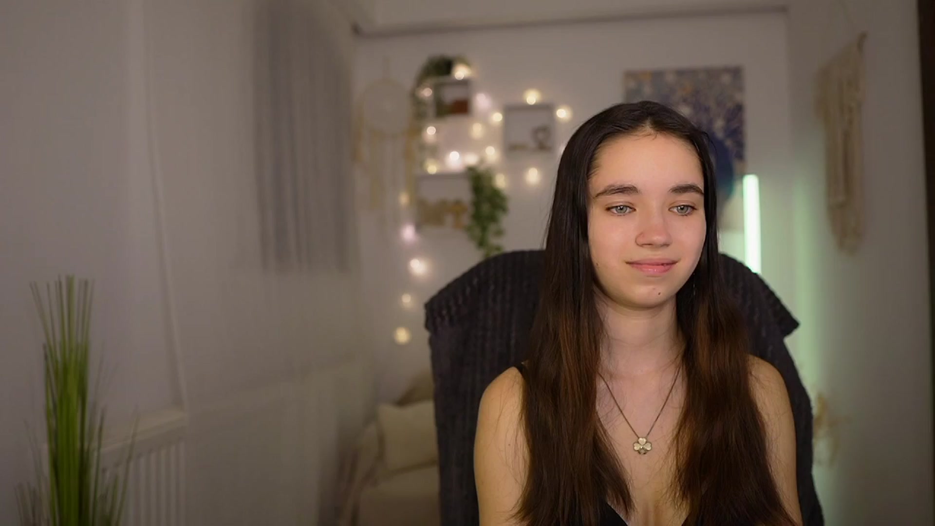Gallery image thumbnail from Gia_Paige18's myfreecams stream on, 03/28/2024, 17:47 image 12 of 20