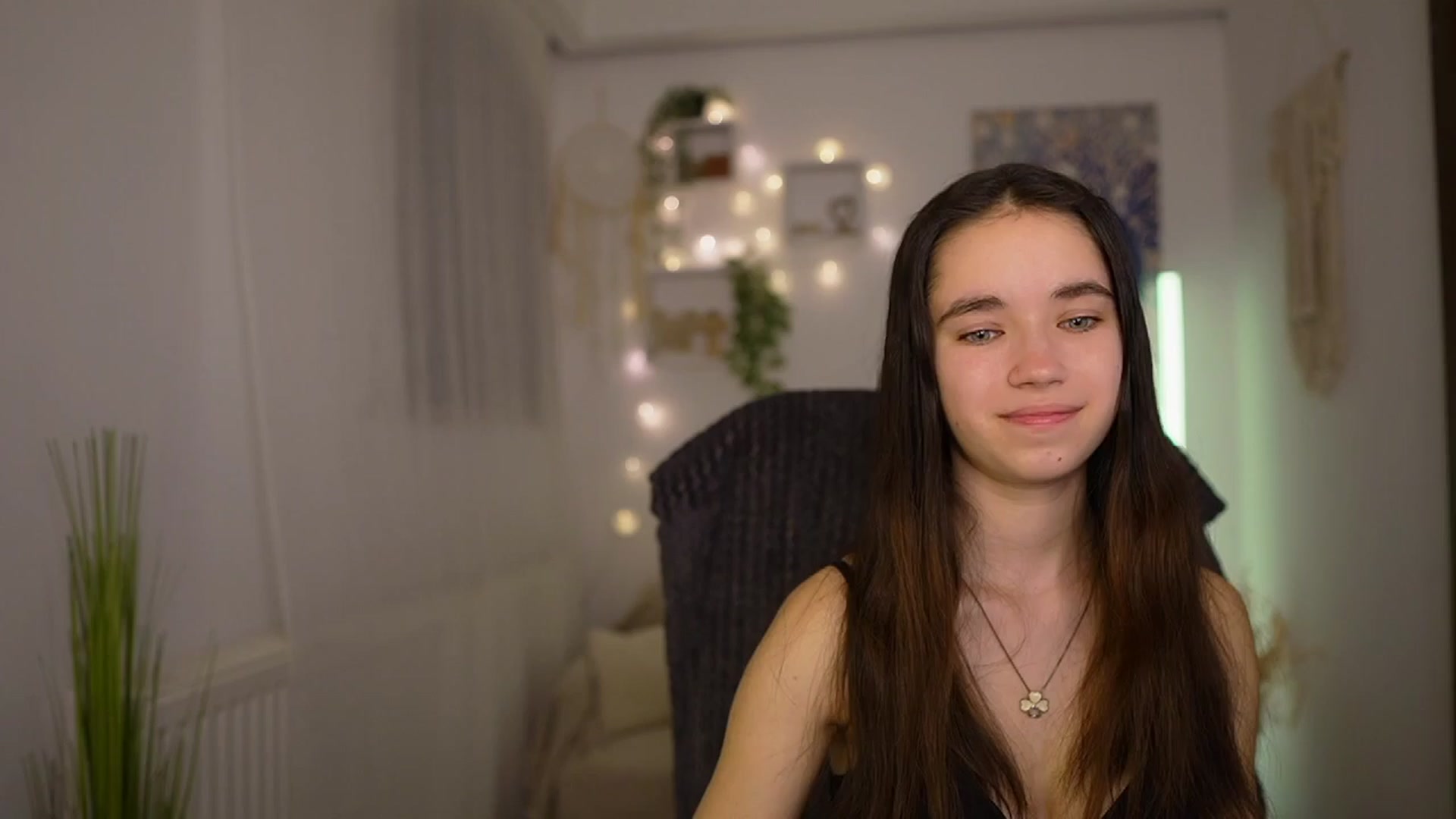Gallery image thumbnail from Gia_Paige18's myfreecams stream on, 03/28/2024, 17:47 image 16 of 20