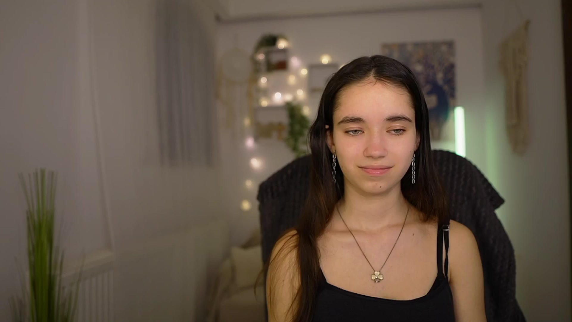 Gallery image thumbnail from Gia_Paige18's myfreecams stream on, 03/28/2024, 17:47 image 1 of 20