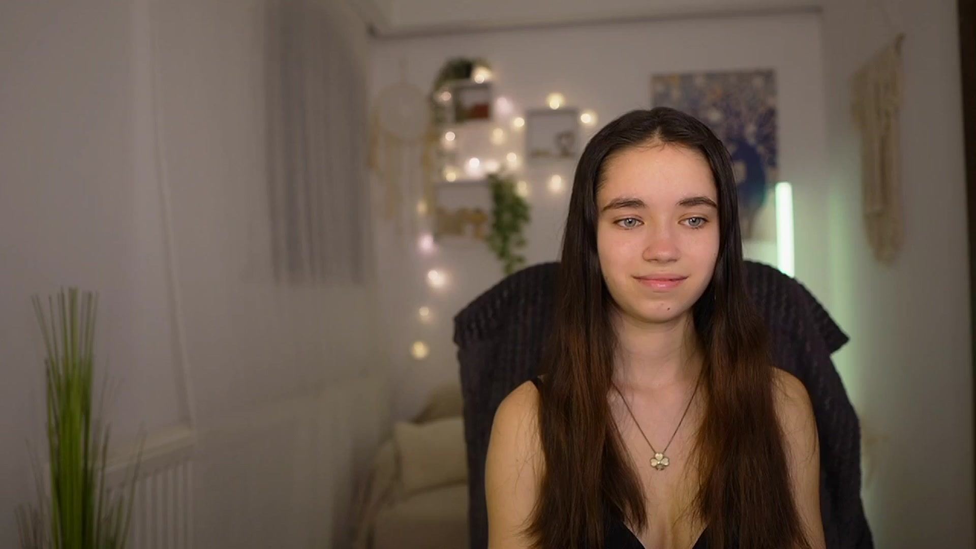 Gallery image thumbnail from Gia_Paige18's myfreecams stream on, 03/28/2024, 17:47 image 8 of 20