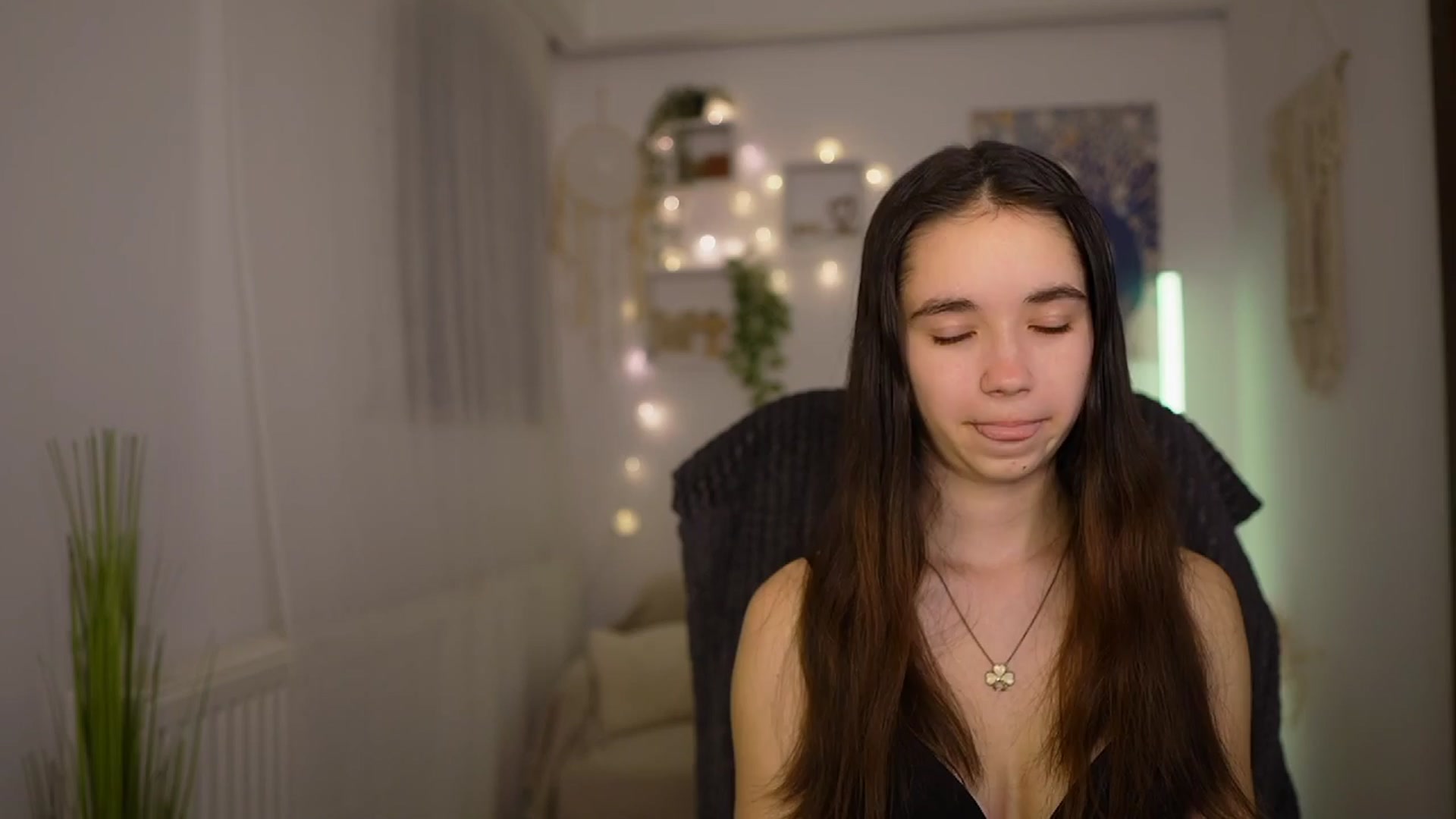 Gallery image thumbnail from Gia_Paige18's myfreecams stream on, 03/28/2024, 17:47 image 13 of 20