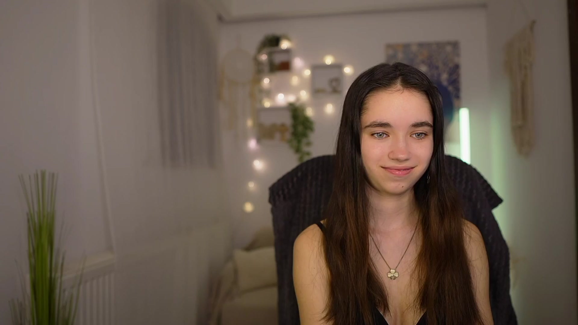 Gallery image thumbnail from Gia_Paige18's myfreecams stream on, 03/28/2024, 17:47 image 9 of 20