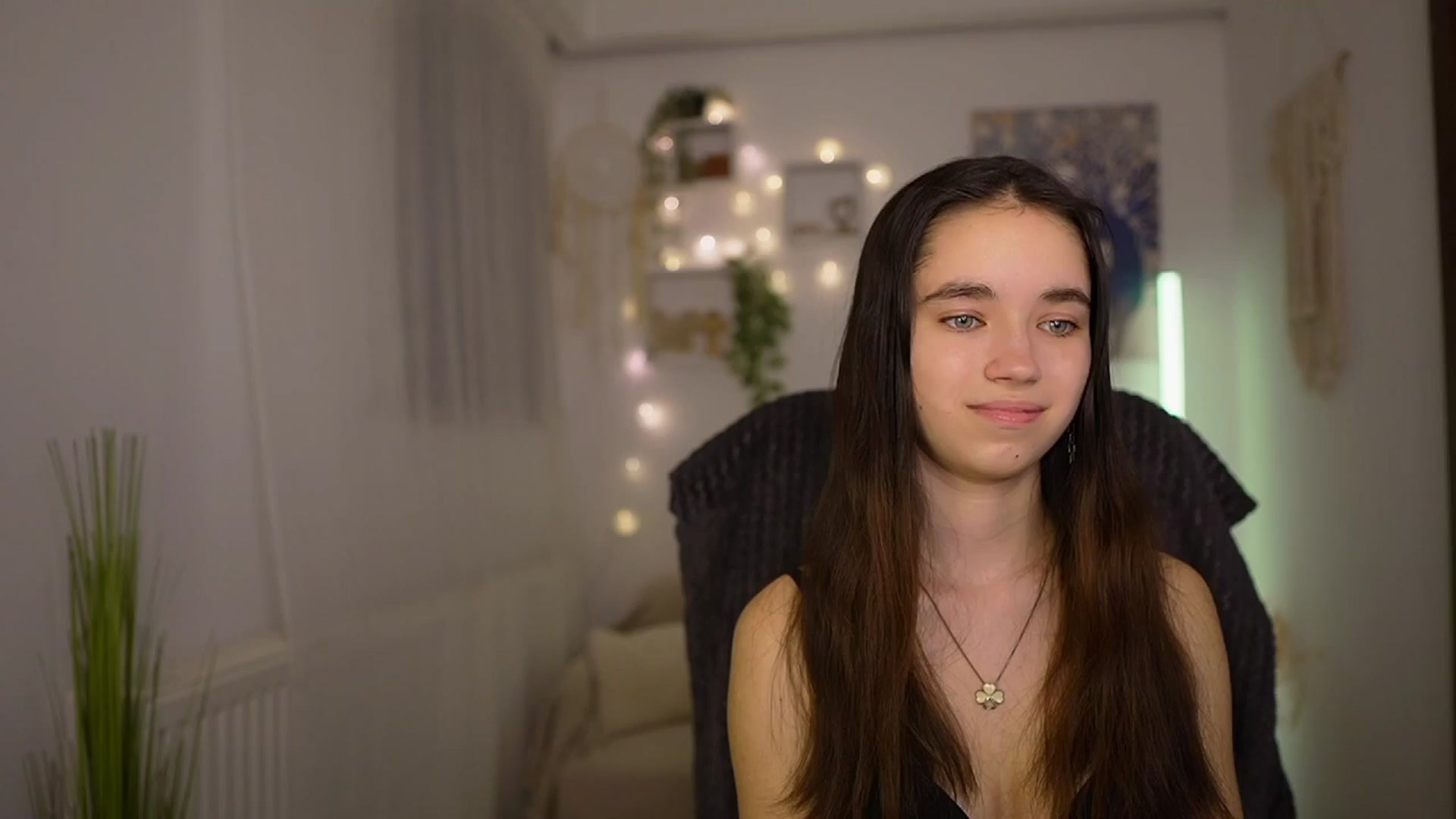Gallery image thumbnail from Gia_Paige18's myfreecams stream on, 03/28/2024, 17:47 image 14 of 20