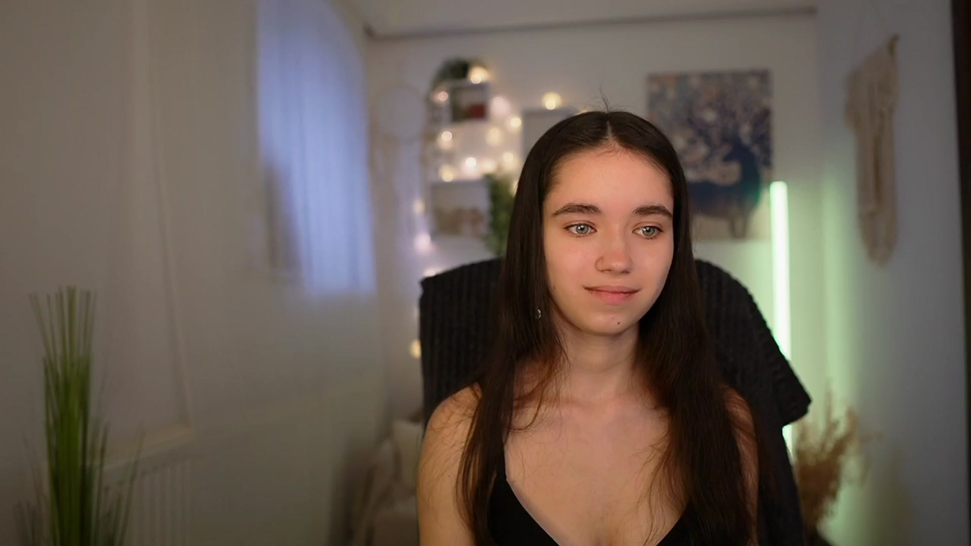 Gallery image thumbnail from Gia_Paige18's myfreecams stream on, 03/31/2024, 10:15 image 9 of 20