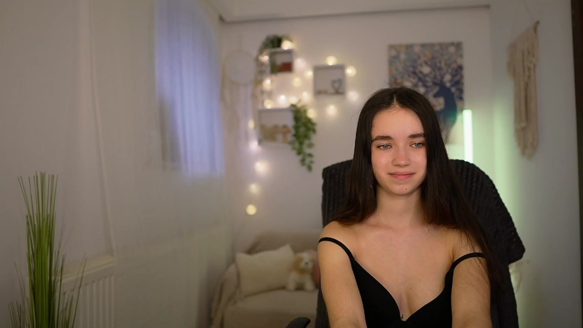 Gallery image thumbnail from Gia_Paige18's myfreecams stream on, 03/31/2024, 16:26 image 14 of 20
