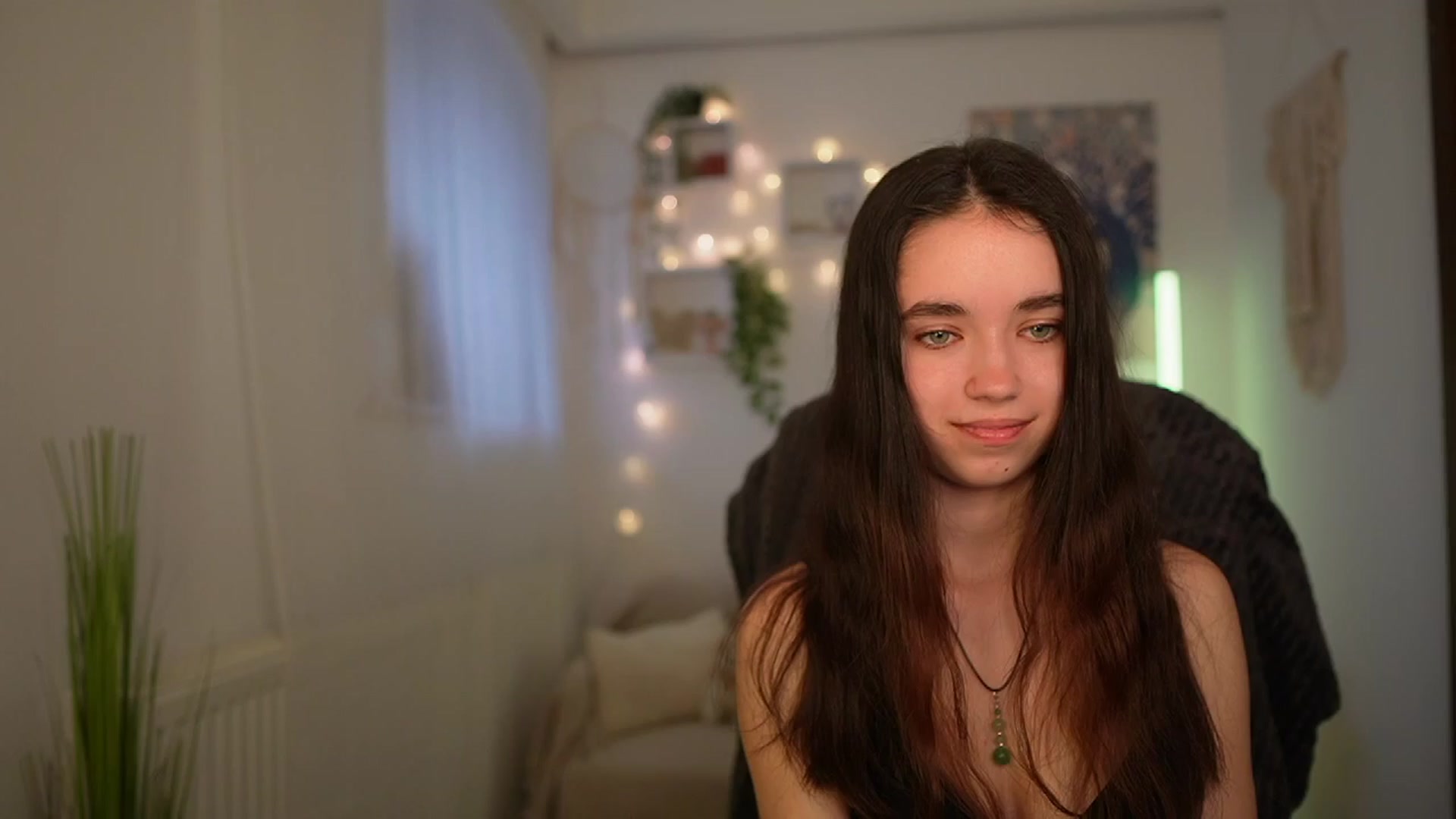 Gallery image thumbnail from Gia_Paige18's myfreecams stream on, 04/02/2024, 11:46 image 10 of 20