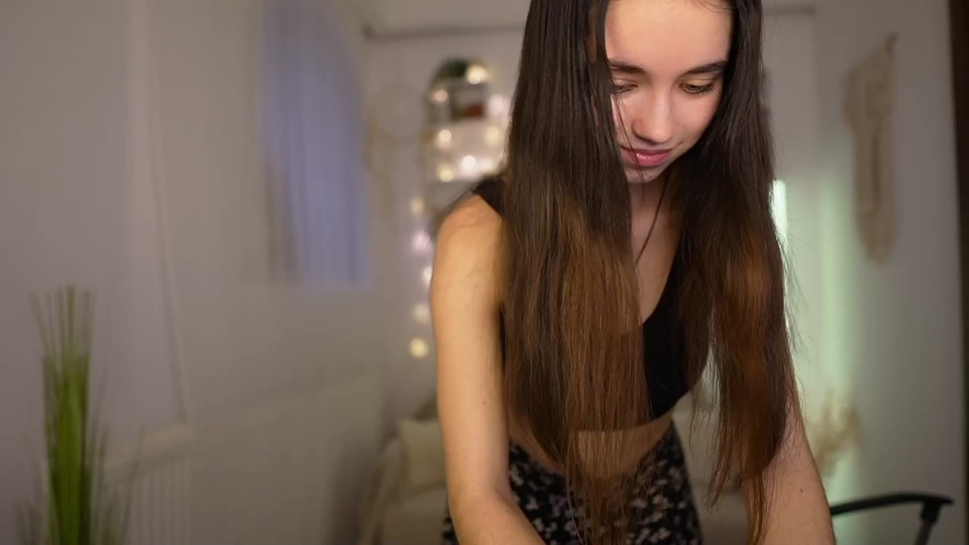 Gallery image thumbnail from Gia_Paige18's myfreecams stream on, 04/03/2024, 16:18 image 14 of 20