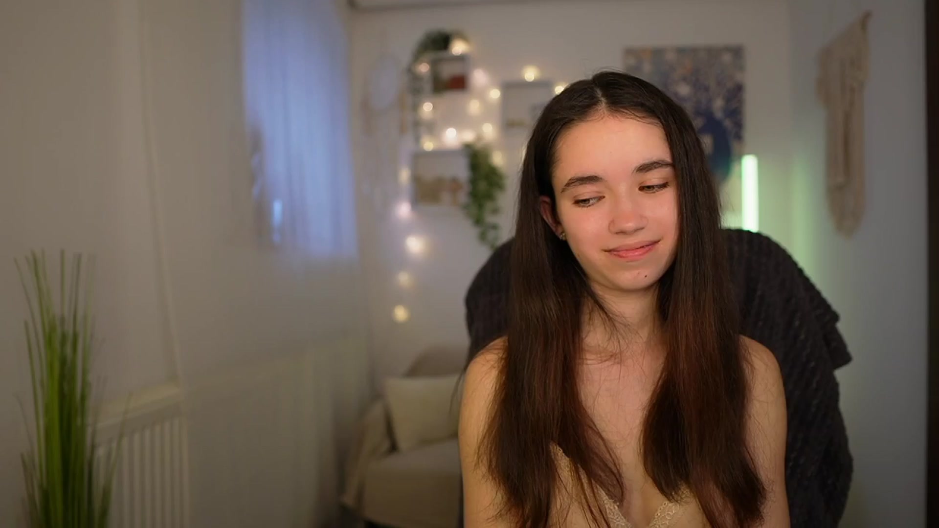 Gallery image thumbnail from Gia_Paige18's myfreecams stream on, 04/08/2024, 12:16 image 10 of 20
