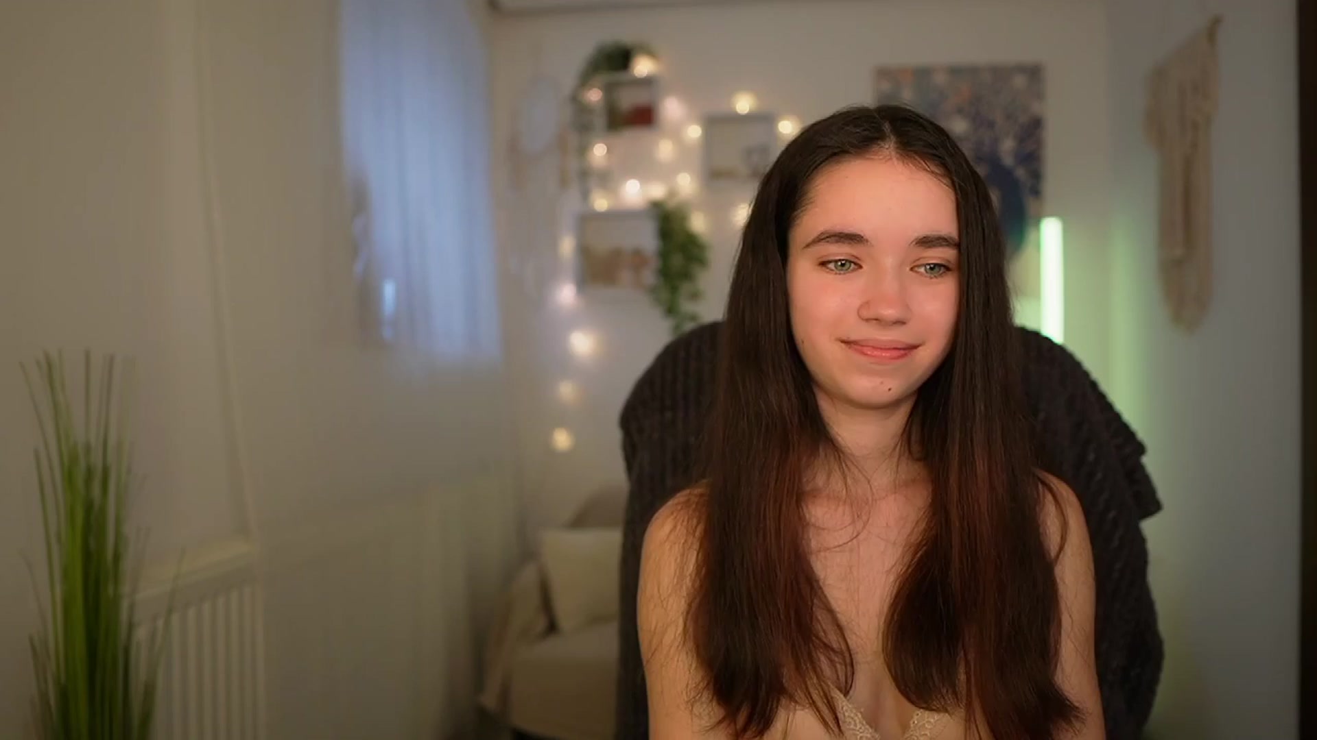 Gallery image thumbnail from Gia_Paige18's myfreecams stream on, 04/08/2024, 12:16 image 14 of 20