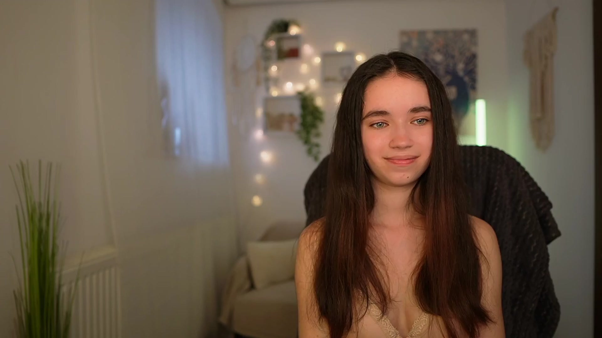 Gallery image thumbnail from Gia_Paige18's myfreecams stream on, 04/08/2024, 12:16 image 18 of 20