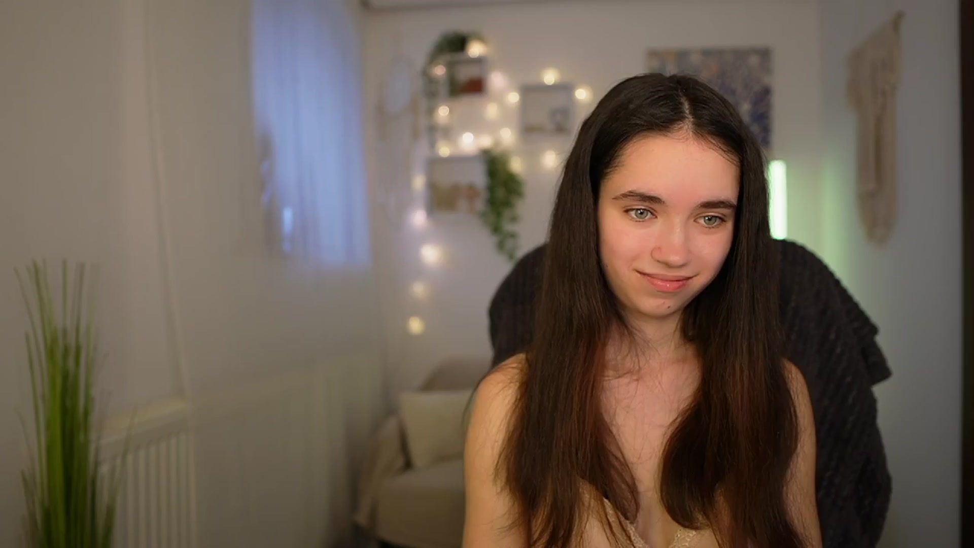 Gallery image thumbnail from Gia_Paige18's myfreecams stream on, 04/08/2024, 12:16 image 9 of 20