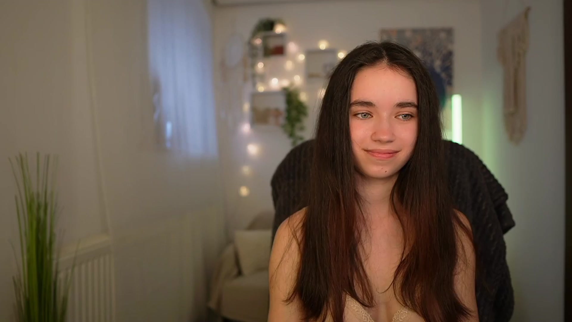 Gallery image thumbnail from Gia_Paige18's myfreecams stream on, 04/08/2024, 13:00 image 9 of 20