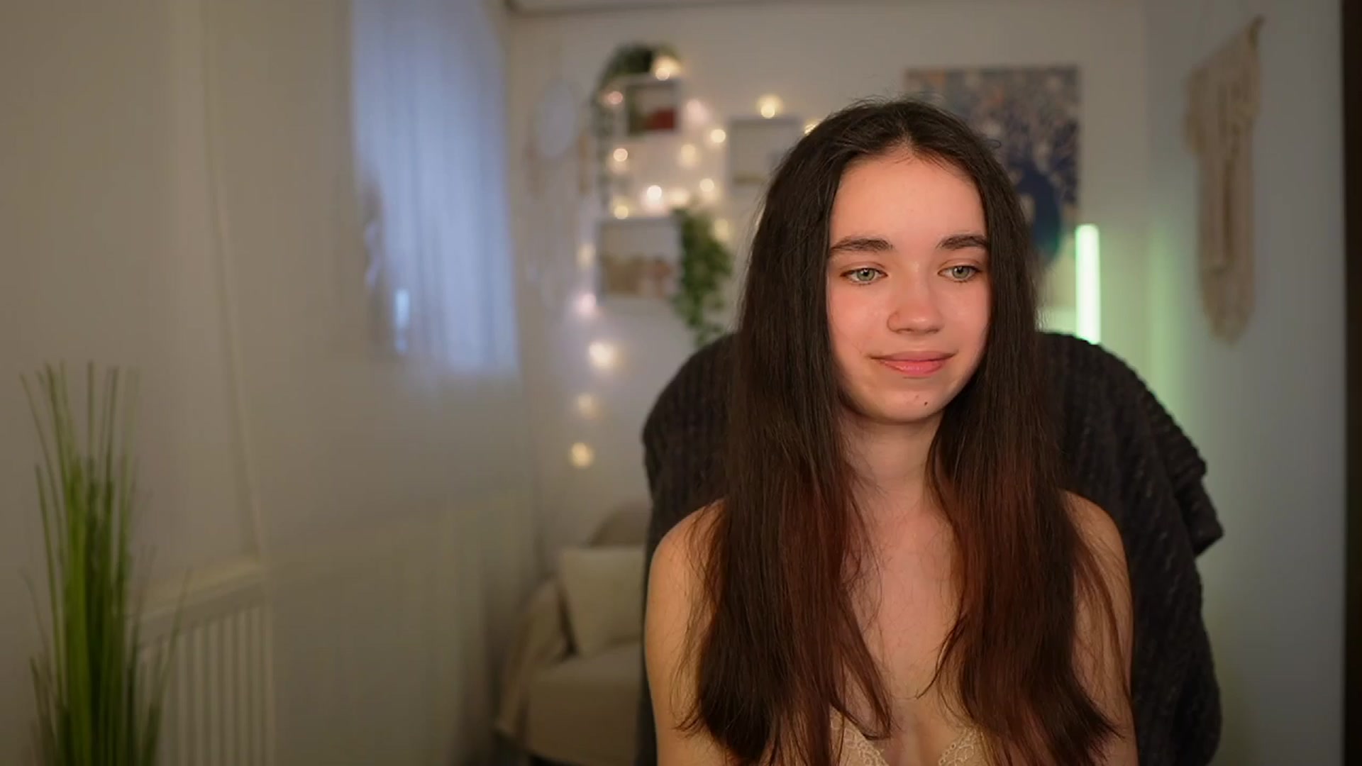 Gallery image thumbnail from Gia_Paige18's myfreecams stream on, 04/08/2024, 13:00 image 17 of 20