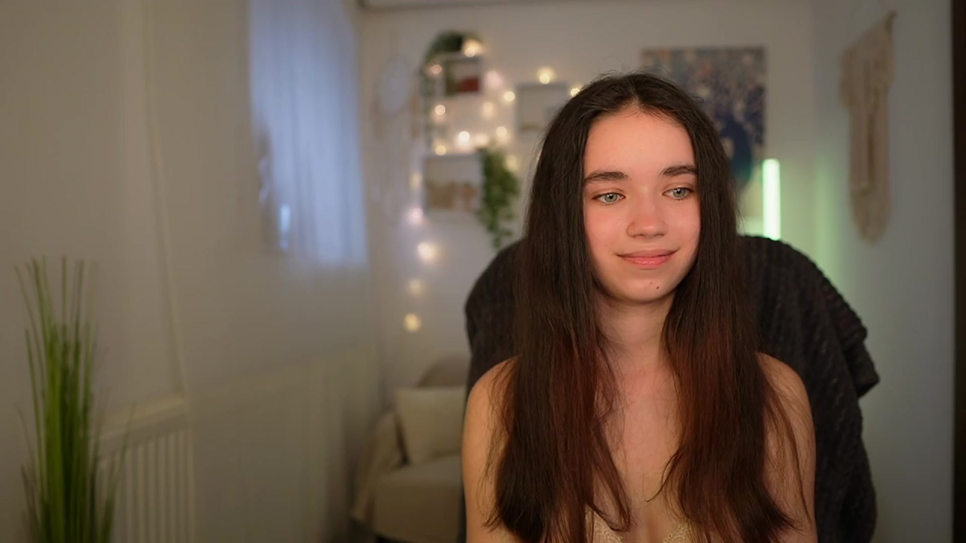 Gallery image thumbnail from Gia_Paige18's myfreecams stream on, 04/08/2024, 13:00 image 18 of 20
