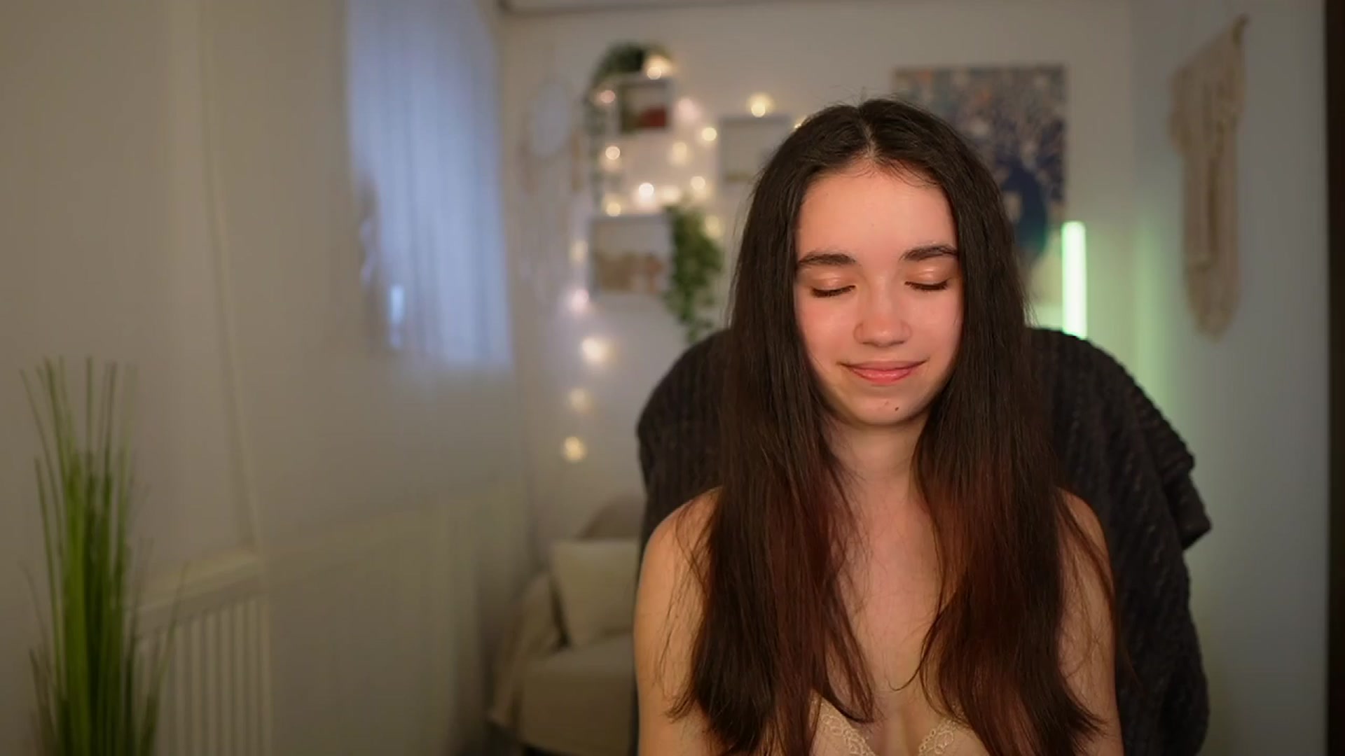 Gallery image thumbnail from Gia_Paige18's myfreecams stream on, 04/08/2024, 13:00 image 10 of 20