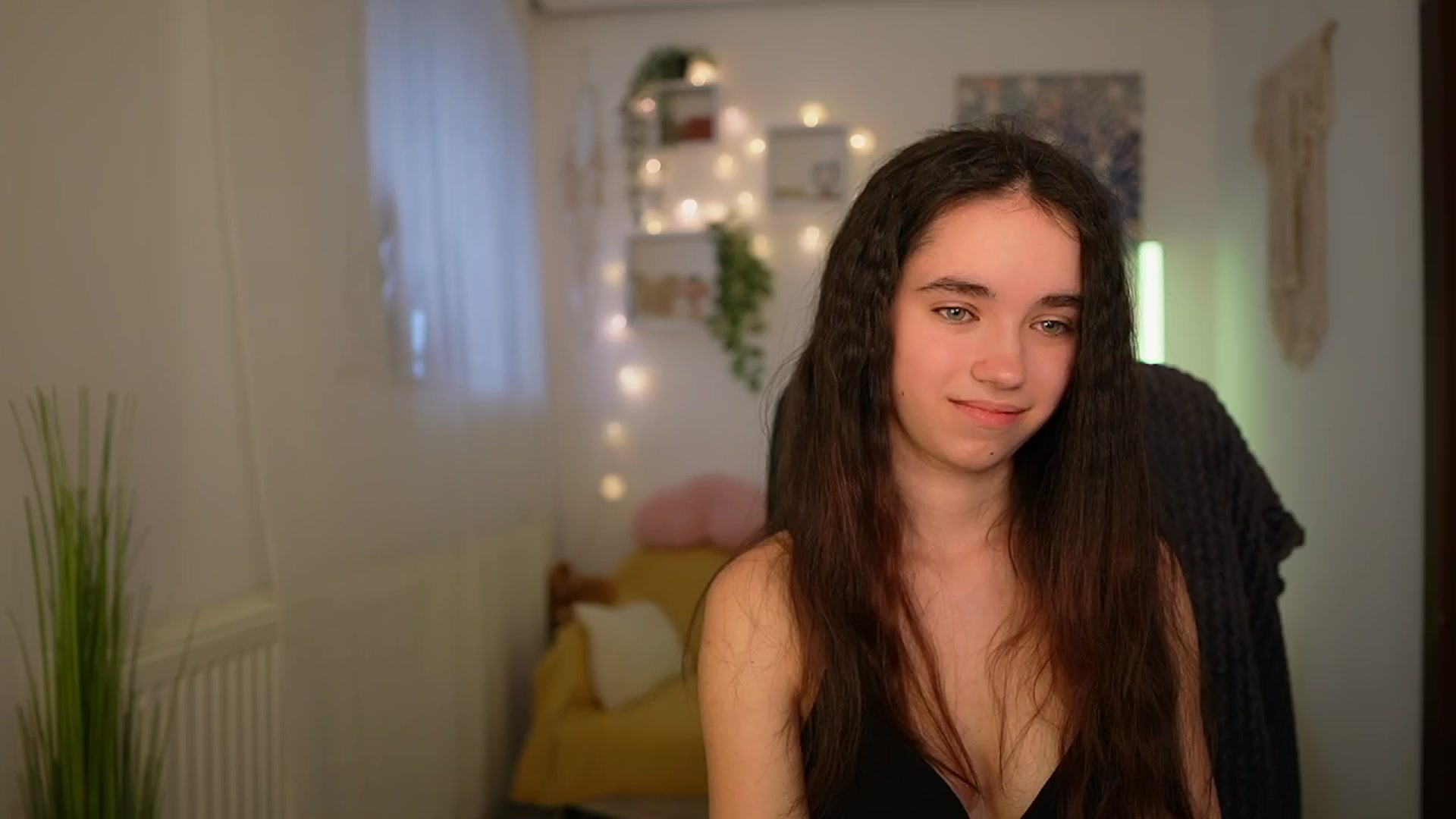 Gallery image thumbnail from Gia_Paige18's myfreecams stream on, 04/10/2024, 12:07 image 6 of 20