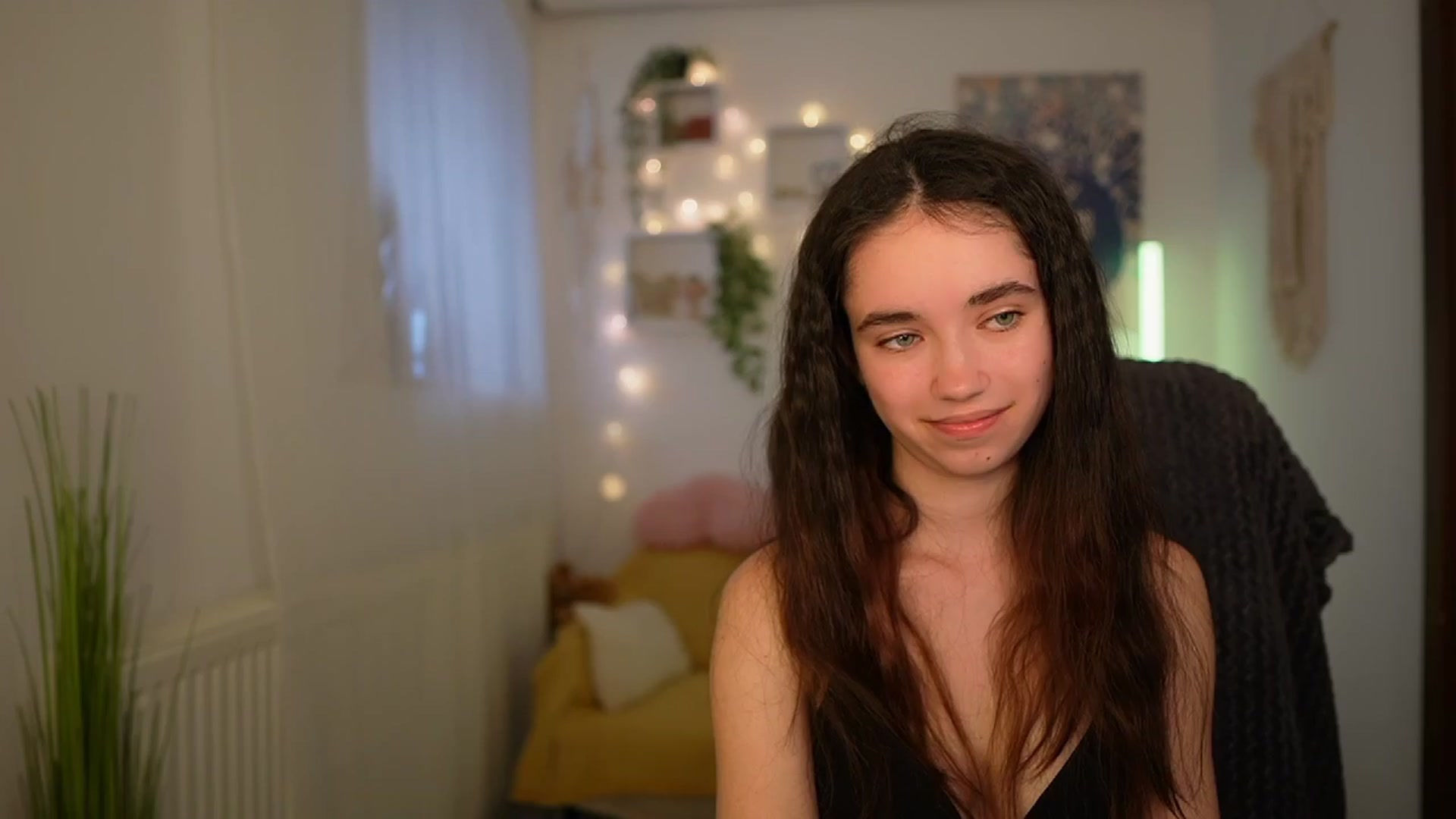 Gallery image thumbnail from Gia_Paige18's myfreecams stream on, 04/10/2024, 12:07 image 8 of 20