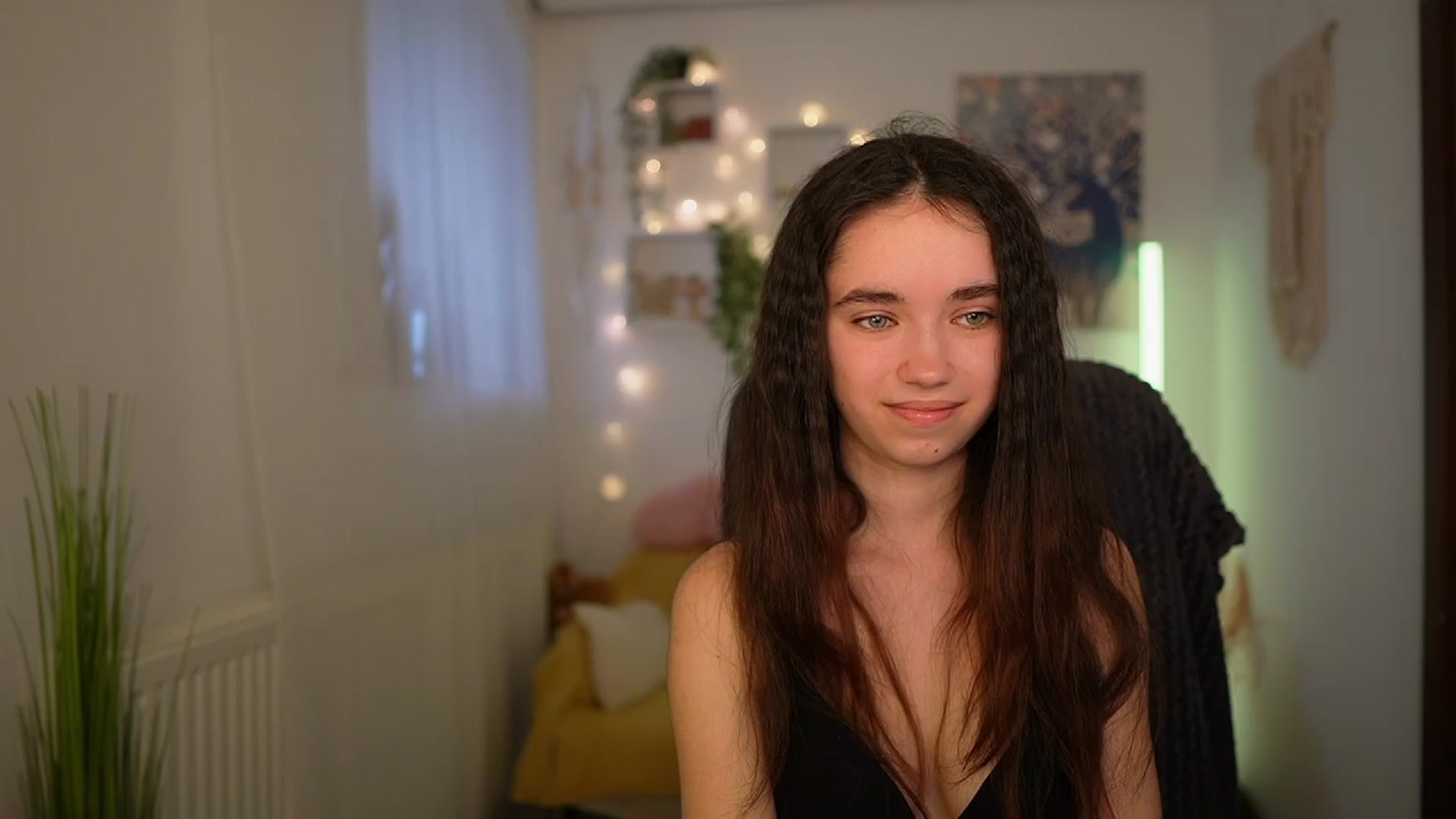 Gallery image thumbnail from Gia_Paige18's myfreecams stream on, 04/10/2024, 12:07 image 10 of 20